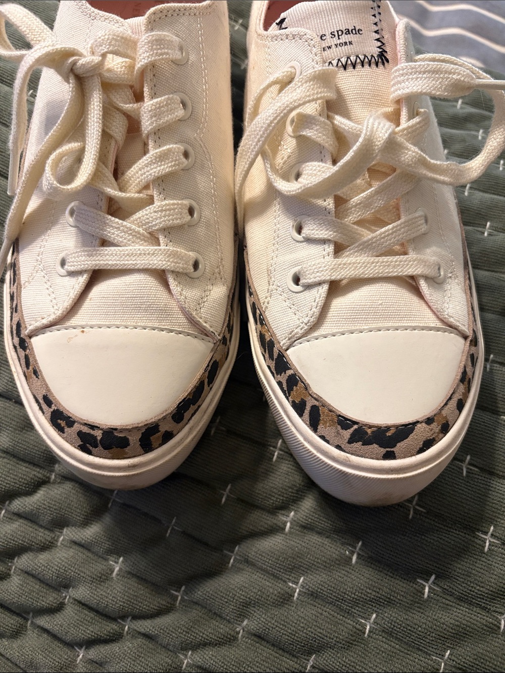 Kate Spade Leopard Trim Cream Canvas Sneakers with Pink Interior Size 9.5 - Picture 4 of 7